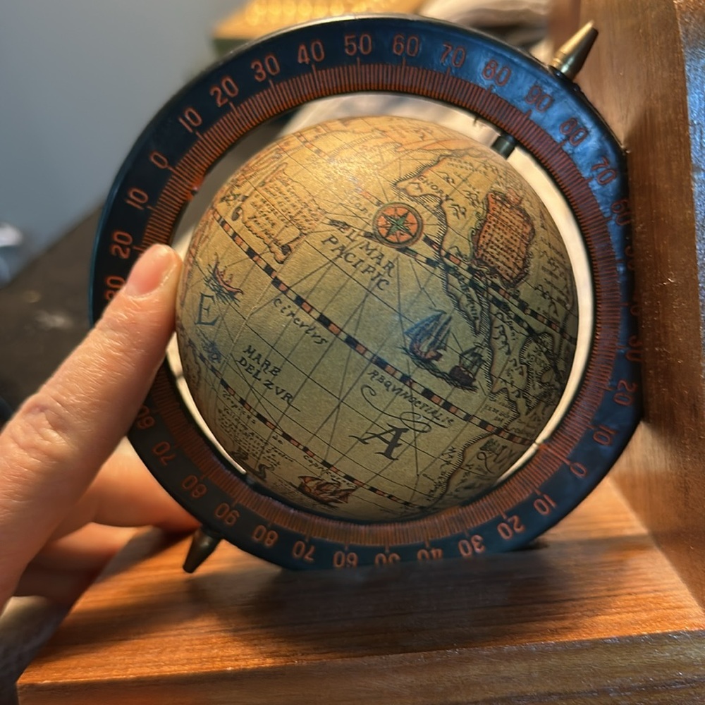 Vintage old world 🌎 Globe Bookends - Picture 7 of 16